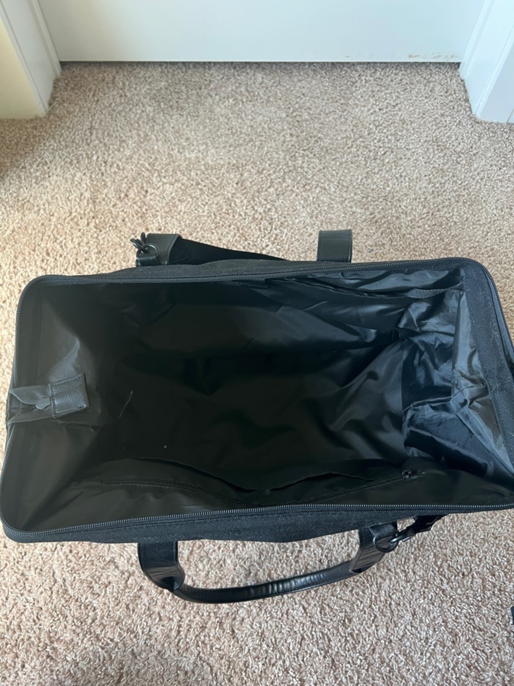 Beis Weekender Bag in Black - Picture 5 of 11